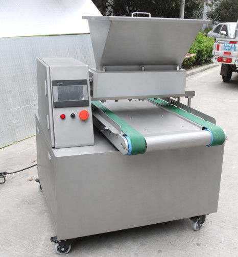 Servo Motor Driving Cake Depositor Machine 600mm Working Width With 6 Removable Nozzles