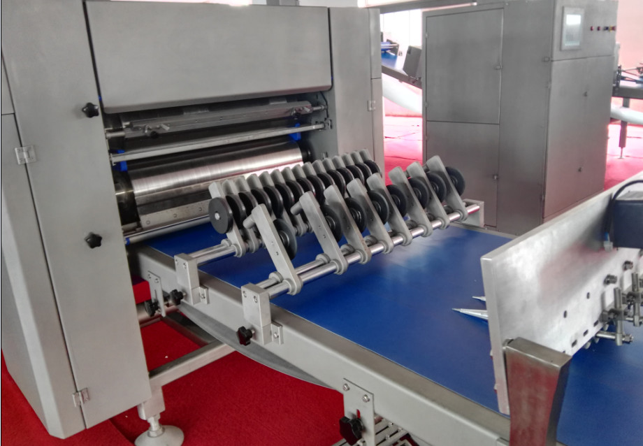High Capacity Pastry Equipment , Industrial Bakery Lines For Twisted Cinnamon Swirls