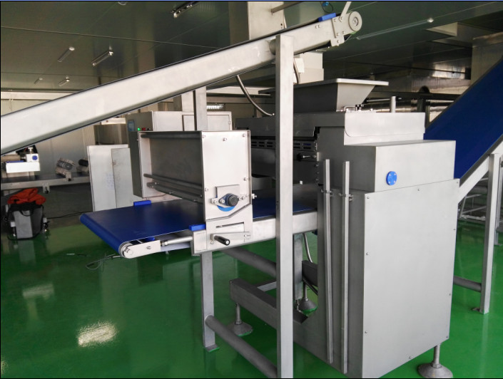 900 Mm Table Width Industrial Croissant Bread Maker Laminating Line Maximal 144 Layers For Croissant