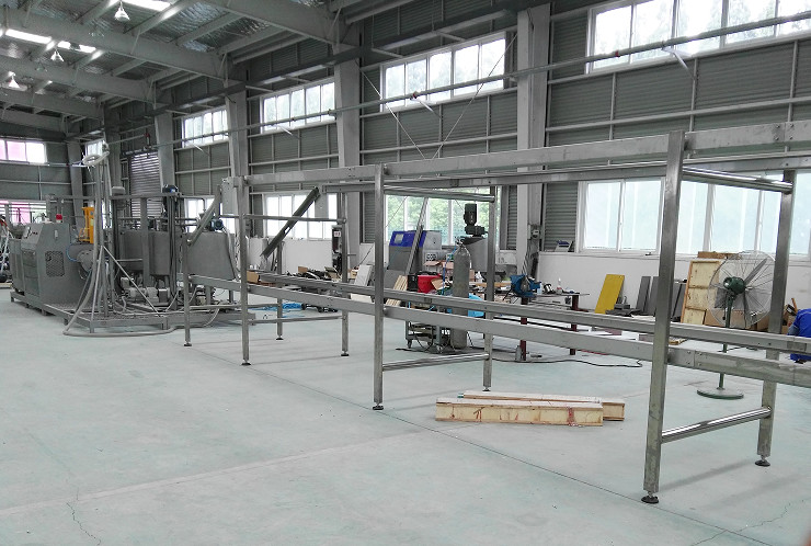 Commercial Swiss Roll Production Line , Cake Making Equipment For Jam Filled Roll Cake