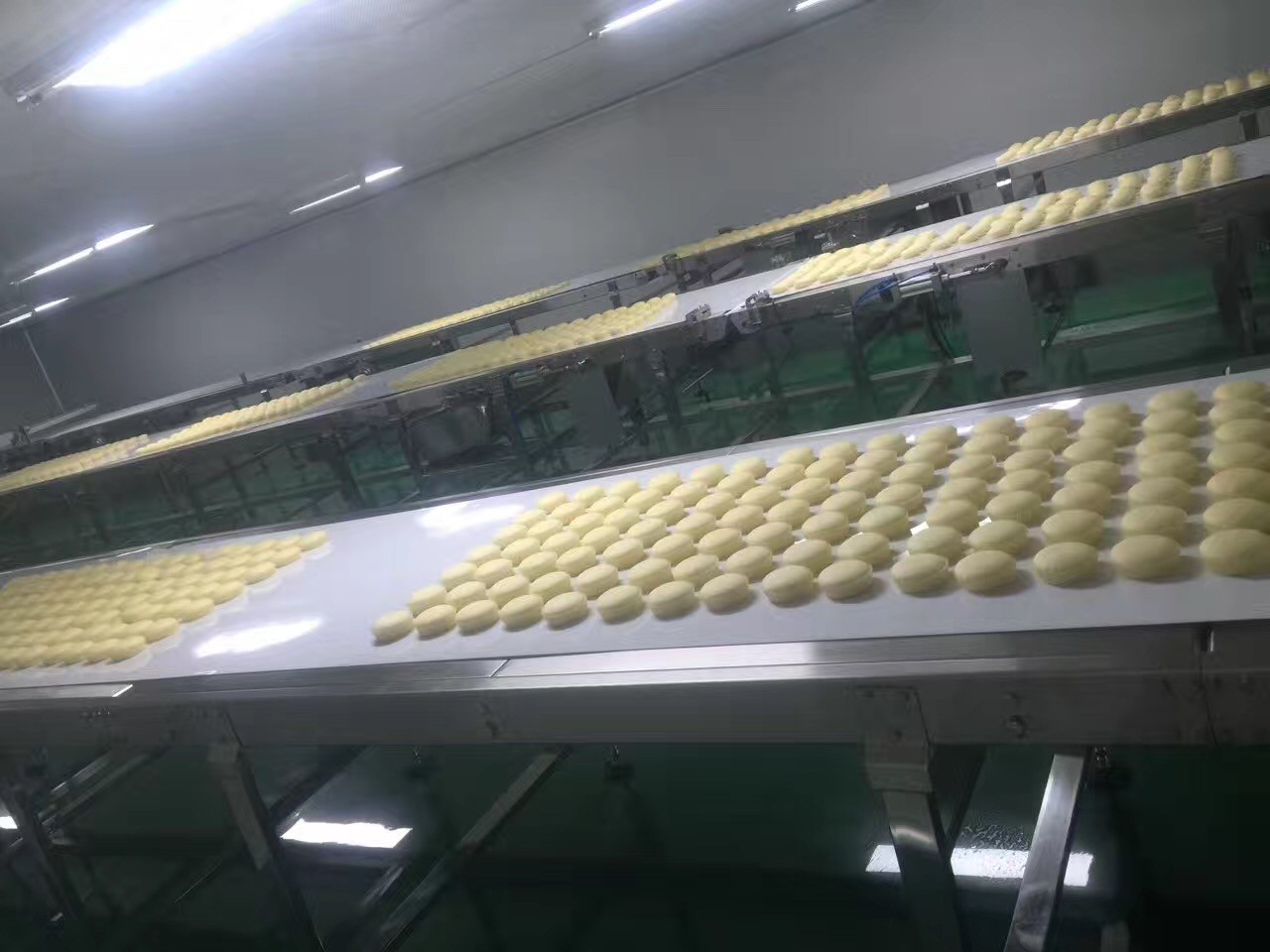 Durable Sponge Cake Aeration System With Touch Screen For Swiss Roll Production Line