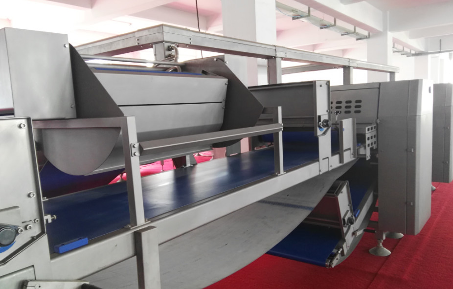 Flexible Configuration Automatic Puff Pastry Making Machine For Frozen
