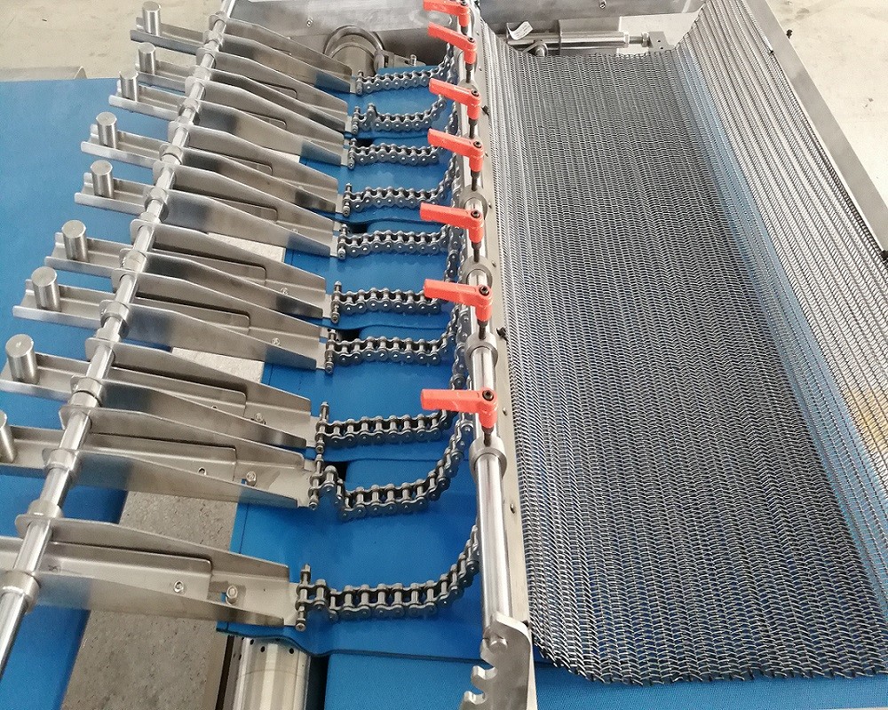 Semi-automatic / Fully automatic Croissant Production Line of 3000-11000pcs/h Capacity for Making 20g-120g Croissants